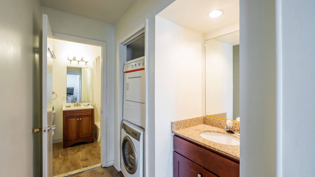 North End Apartment | Spacious 3bed 2bath Beach Block Family Apartment