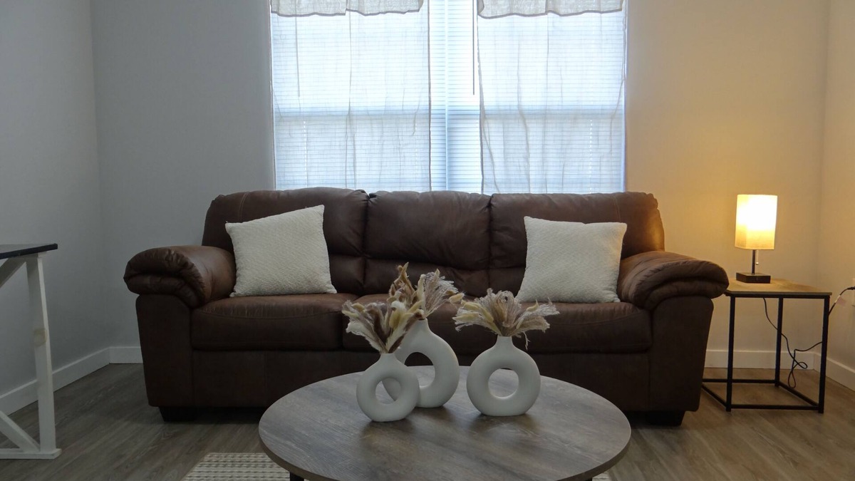 Charleston Apartment | Spacious 3Bed/3Bath Apt: Pet-Friendly, Gym, Minutes from EIU & Local Attractions