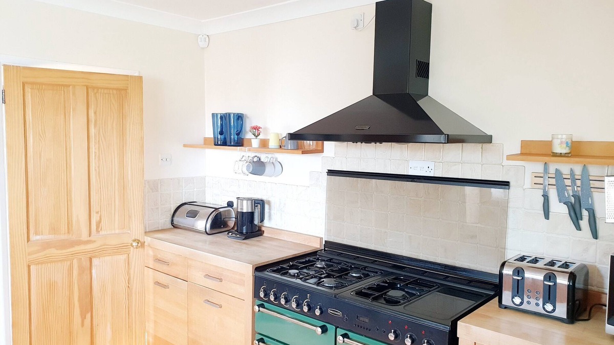 South Ockendon House | Spacious 3bed property with parking & large garden
