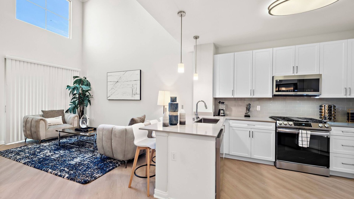 Tustin Apartment | Spacious 3bedroom 4 Bed apartment + resort style amenities near Shopping/Disney