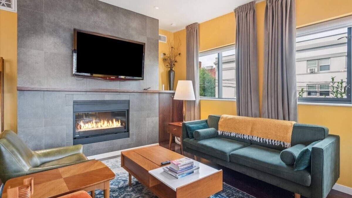 Belmont Hotel | Spacious 3BR/2BA w/Steam Shower, Gated Parking & Full Kitchen