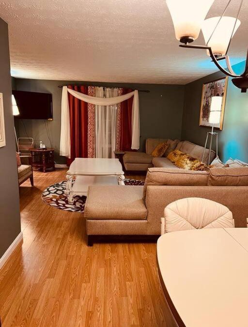 Herndon Villa | Spacious 3Br 2Bth by Dulles Airport, Reston Metro, INOVA and close to Washington DC