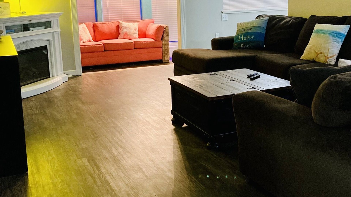 Texas City House | Spacious 3BR Brick Home, Sleeps 9❤️Free Parking❤️No Pet Fee❤️No Extra Guest Fee🏖️