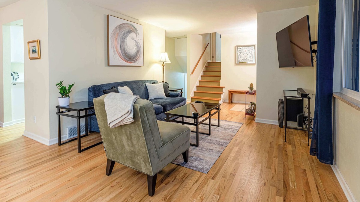 Gunbarrel House | Spacious 3BR | Deck | Mountain Views + Trails