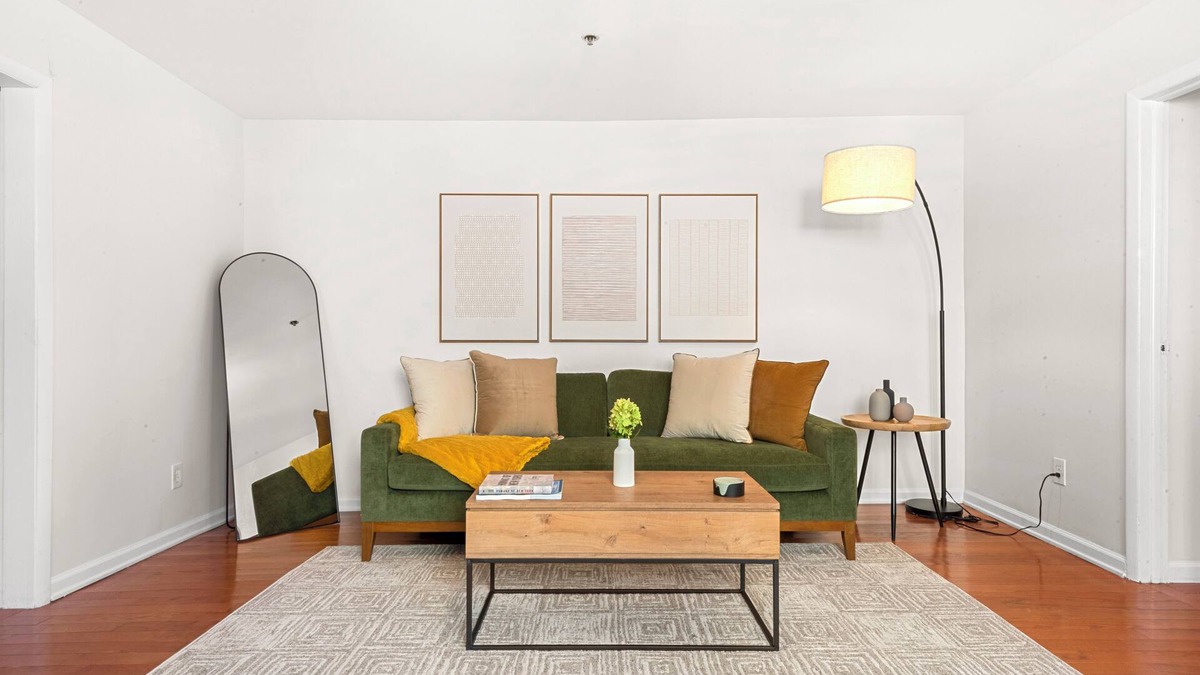 Hoboken Condo | Spacious 3BR FREE Parking Min to NYC Sleeps up to 10 W/D