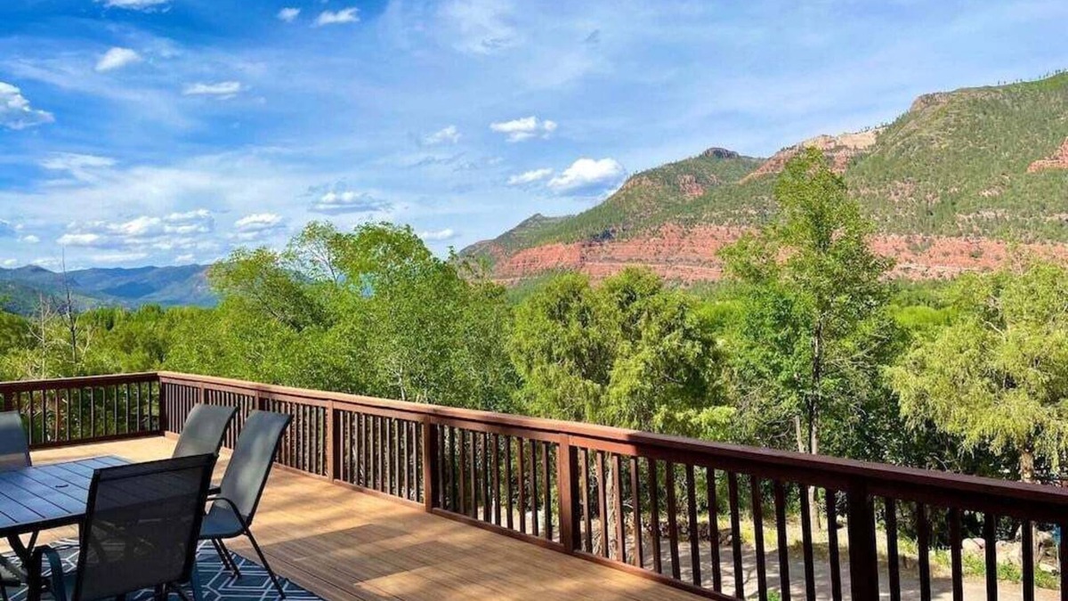 Durango House | Spacious 3BR Guest Home with Large Deck, Amazing Views, Close to Town