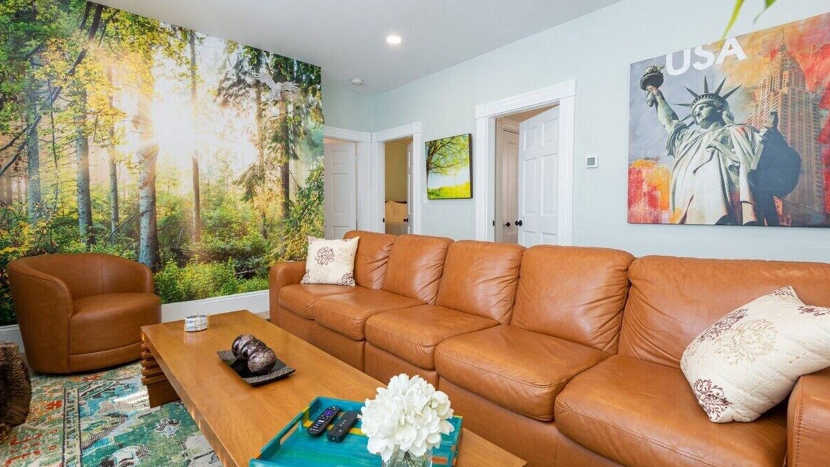 Beverly Condo | *Spacious 3BR Halloween Home|Salem+Beverly|Parking