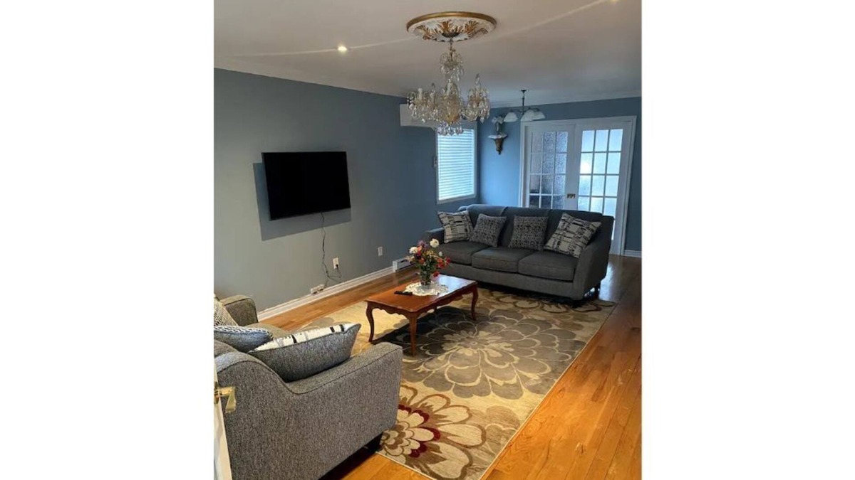 Pierrefonds-Roxboro House | Spacious 3BR Home - 20 mins to/from YUL Intl. Airport
