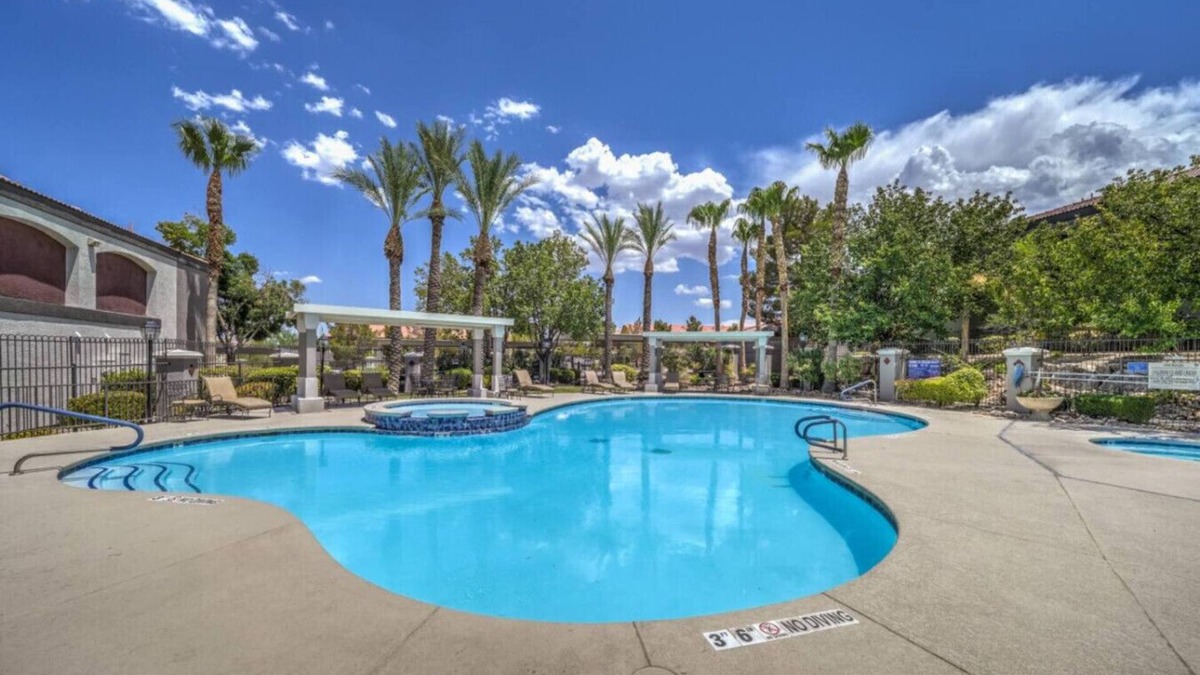 Seven Hills Apartment | Spacious 3BR Home - Near to All Essentials - Pool