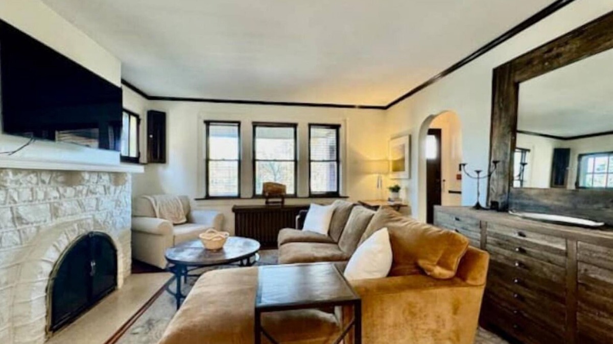 Mount Lebanon House | Spacious 3BR Home w/Movie Theater!nn