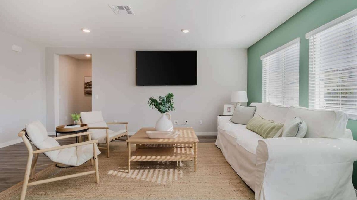 San Jacinto House | Spacious 3BR Home w/Lake Access & Mountain Views
