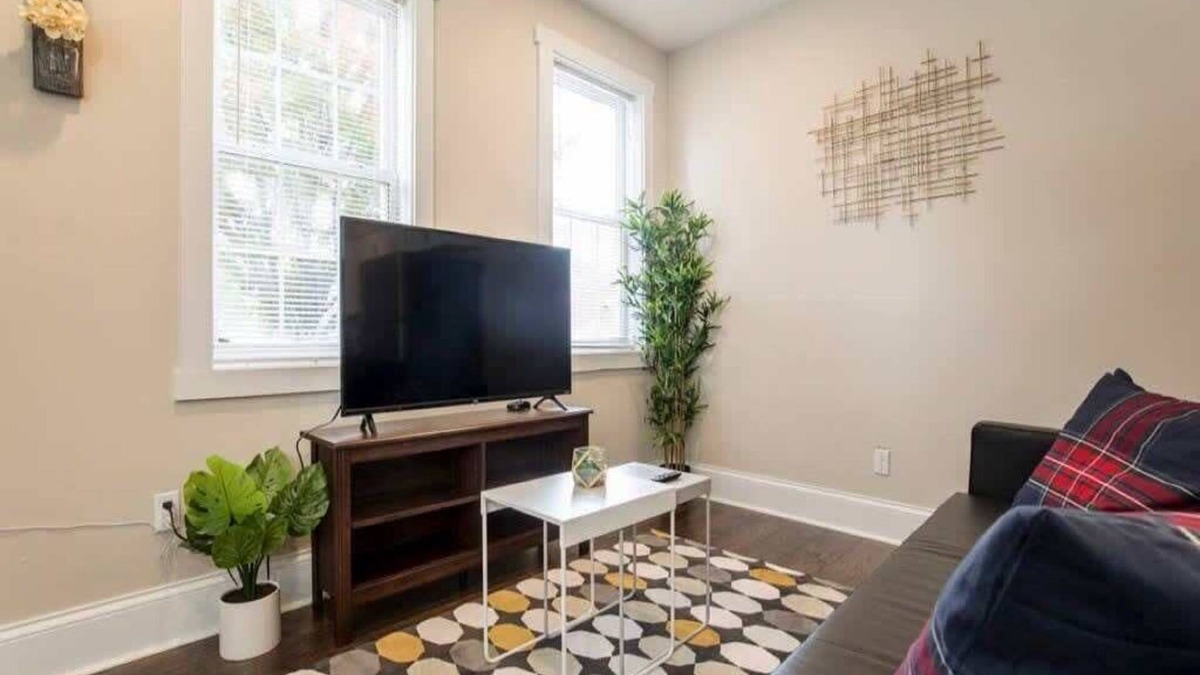 Phoenix Hill House | Spacious 3BR House with Backyard in NULU CozySuites