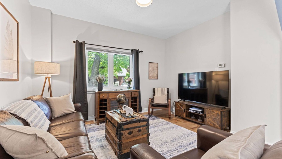 Ottawa Division Apartment | Spacious 3BR | Steps to Canal | King Bed | Parking | Family & Dog Friendly