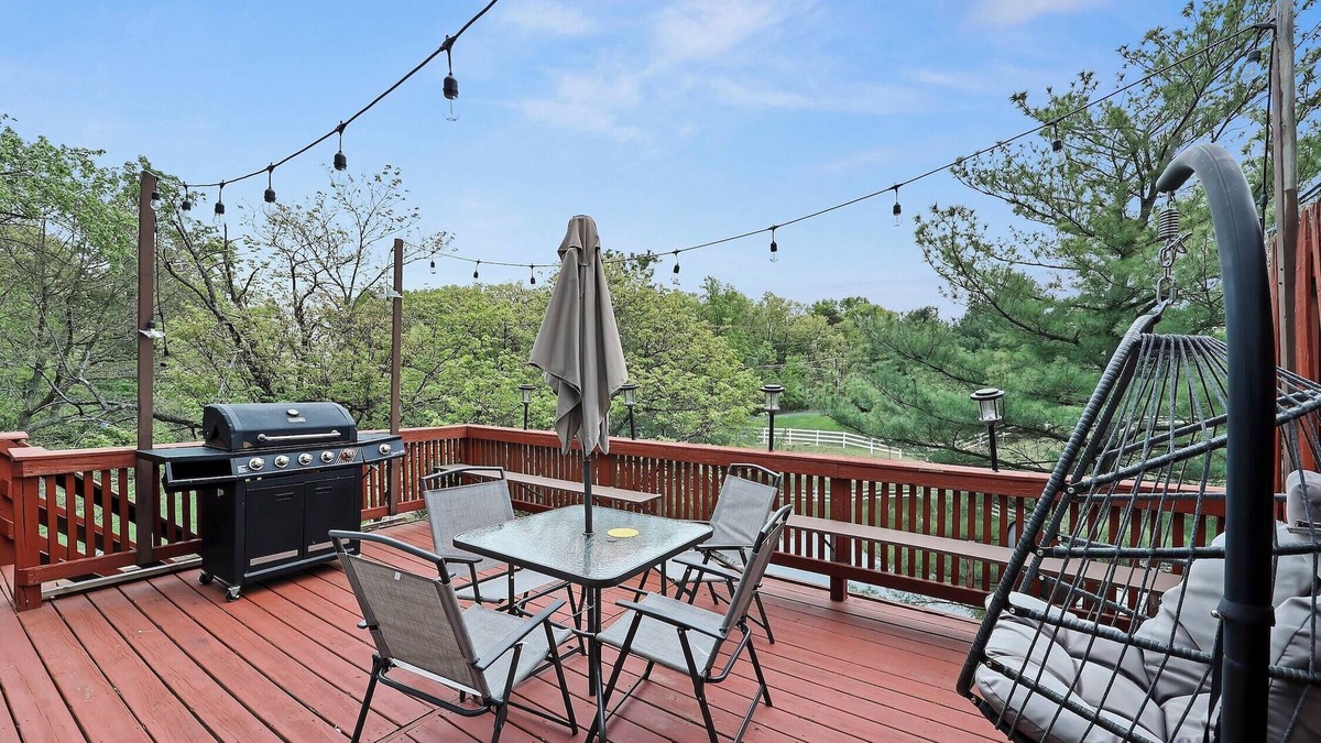 Calverton Apartment | Spacious 3BR Townhouse with Balcony & Gym