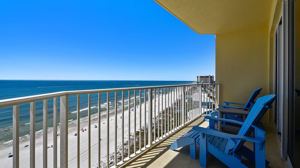 Panama City Beach Condo | Spacious 3BR Beachfront Retreat – Garage, Balcony, Gourmet Kitchen & Sleeps 11