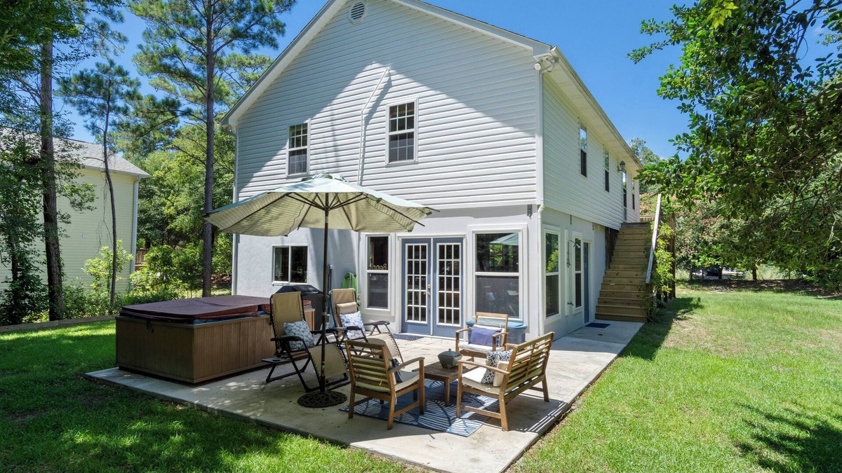 Emerald Isle House | Spacious 3BR w/Hot Tub, Game Room & Golf Cart – Pet Friendly Getaway!