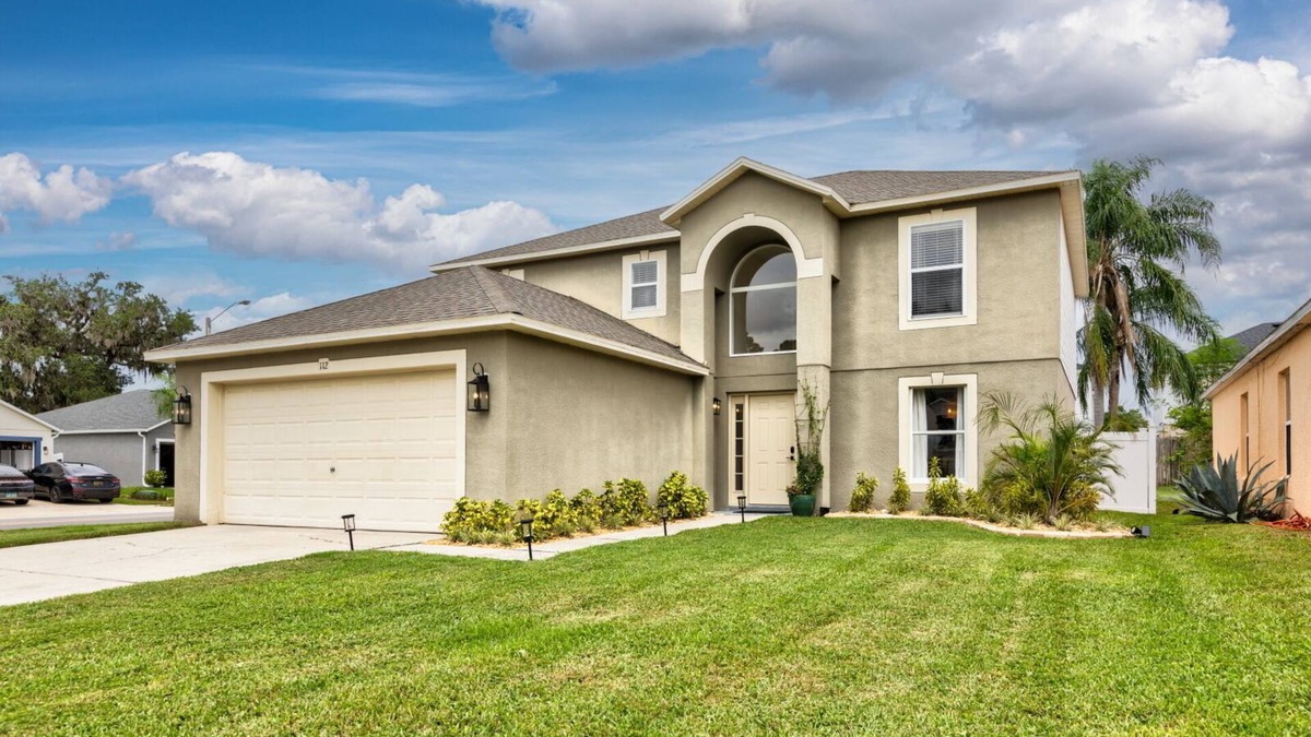 Sanford House | Spacious 4+1 bedroom house in Sanford with fast WiFi, A/C, & sleeping up to 12!n