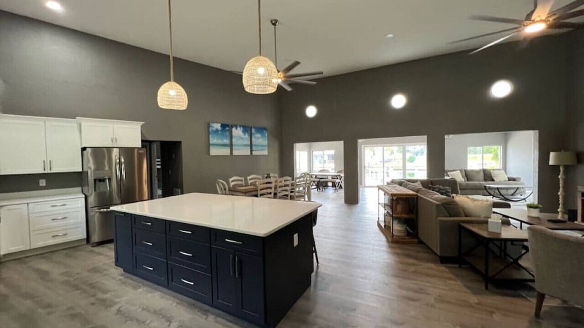 Crystal River House | Spacious 4/2- Pool & boat dock