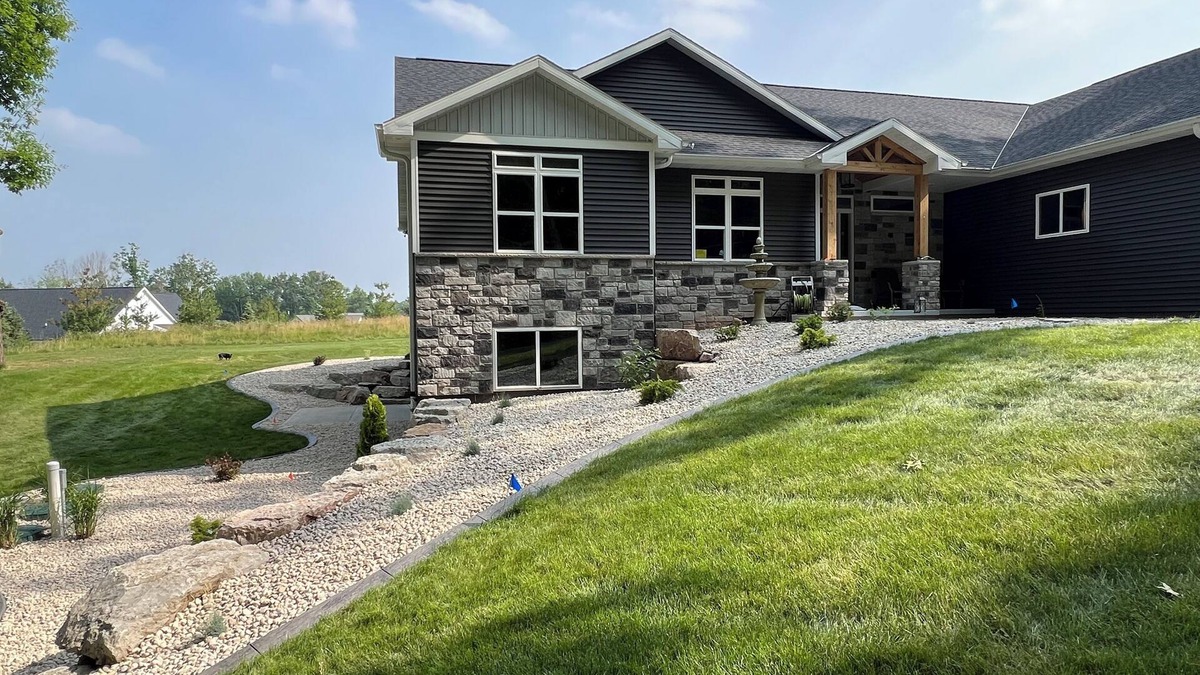 Hobart House | Spacious 4/5-bedroom house w/WiFi, fitness room in charming Hobart —NFL Draft—