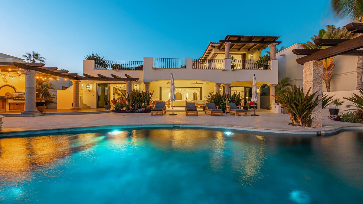 Buzzards Villa | Spacious 4 BD Oceanview Villa with a Private Pool