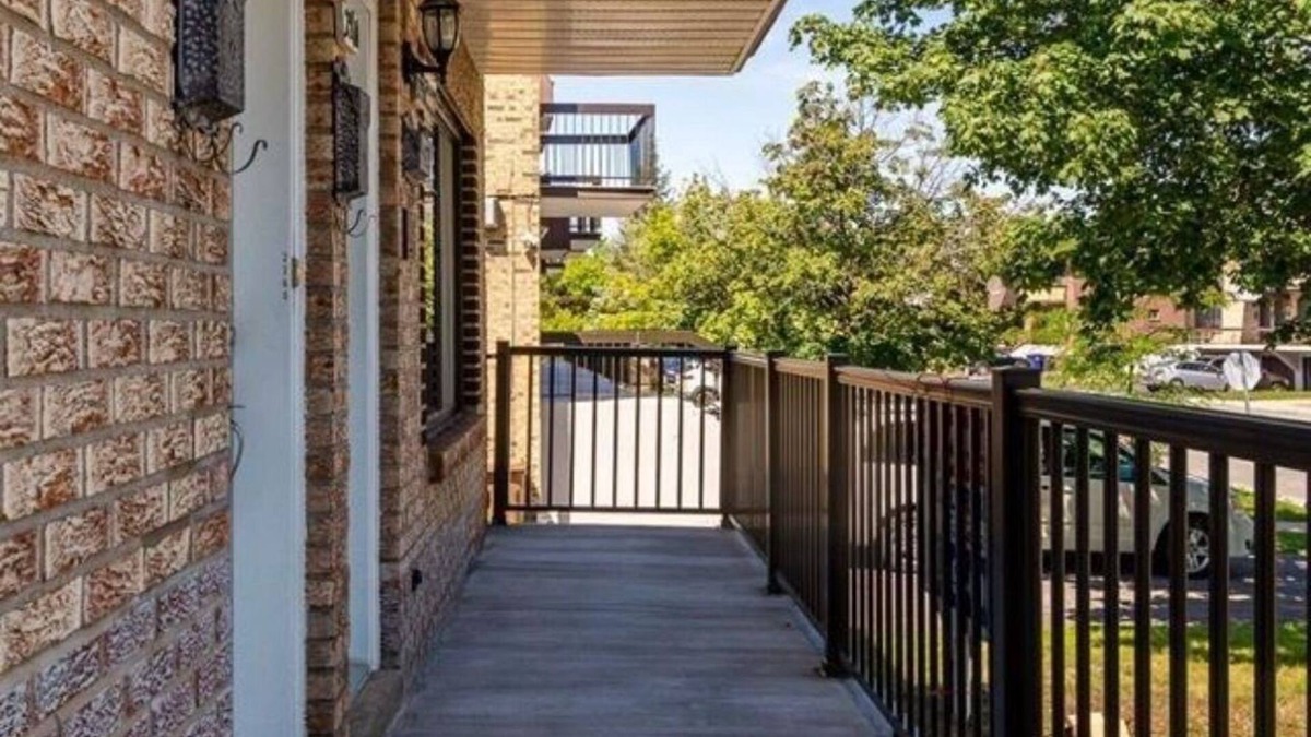 Laval Apartment | Spacious 4-Bdr Retreat in Charming Ste-Rose, Laval