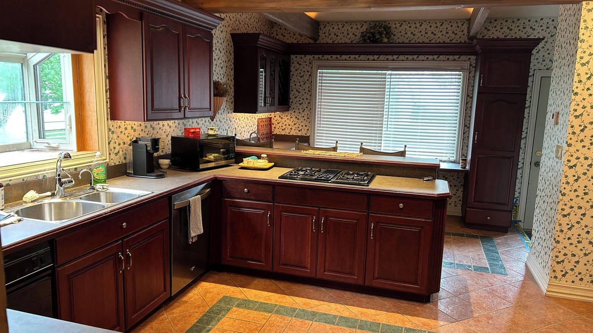 Avon Lake House | Spacious 4-bdrm house & Lake view sitting area in backyard & lake access nearby