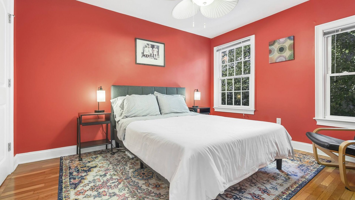 Allston House | Spacious 4 Bed/2.5 Bath Condo with Large Kitchen, Free Parking - Pet Friendly!