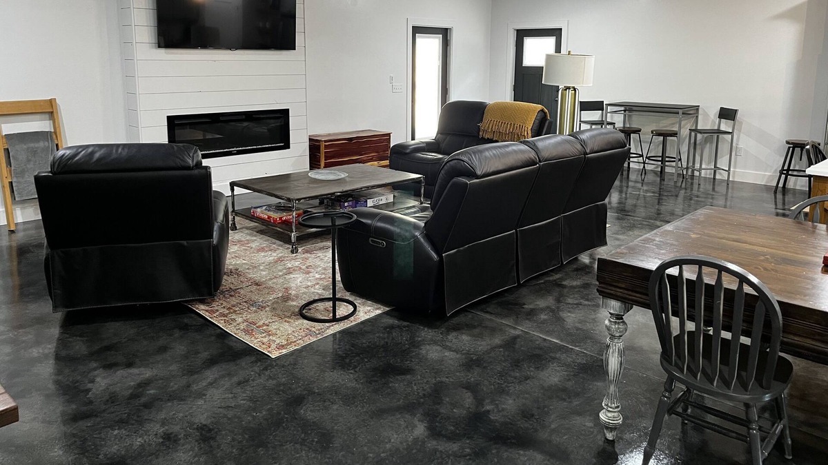 Hoyt House | Spacious 4 bed, 4.5 bath