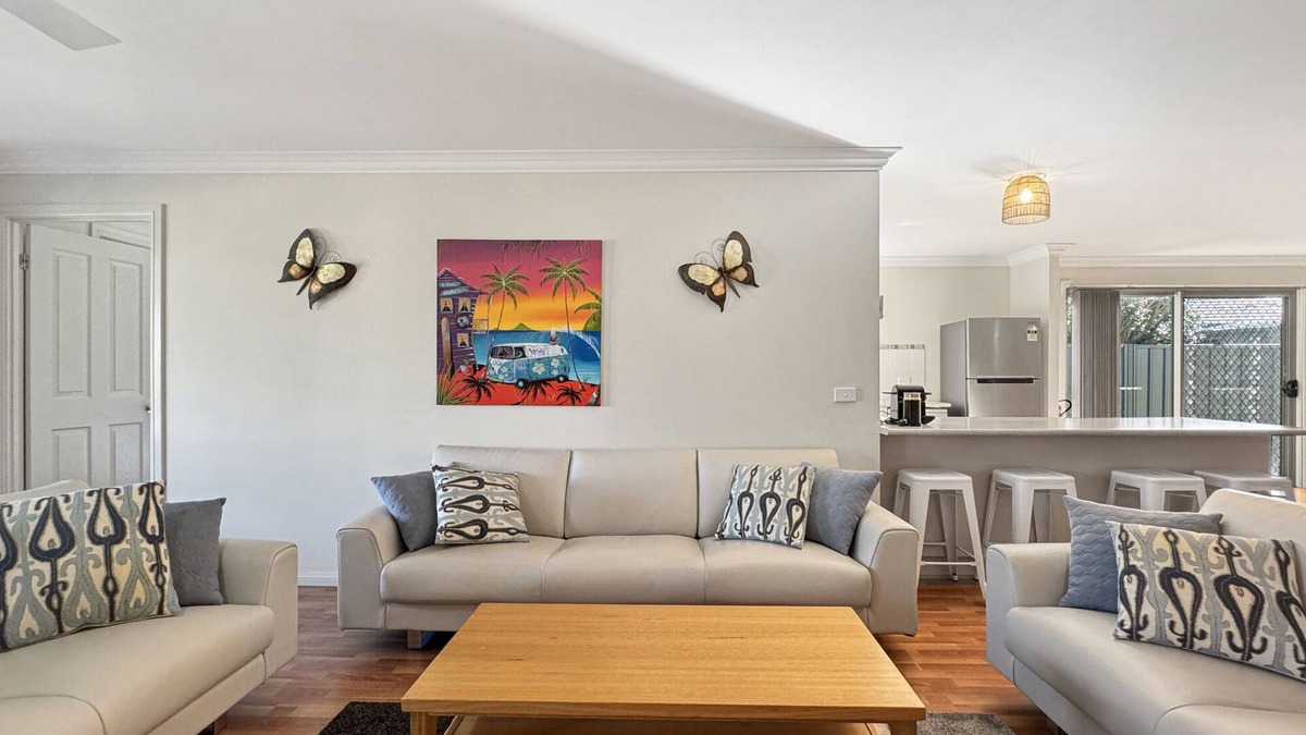 Broulee House | Spacious 4-Bed Home 2-Min to the Beach