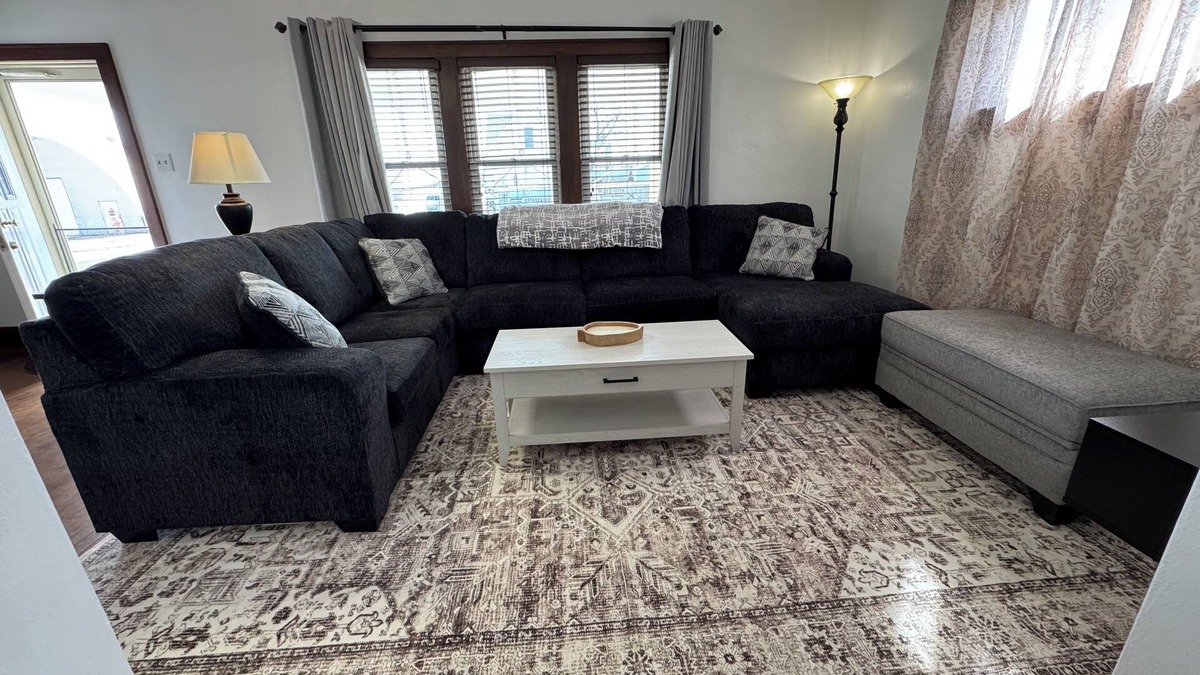 Green Bay House | Spacious 4 bed home near Lambeau Field