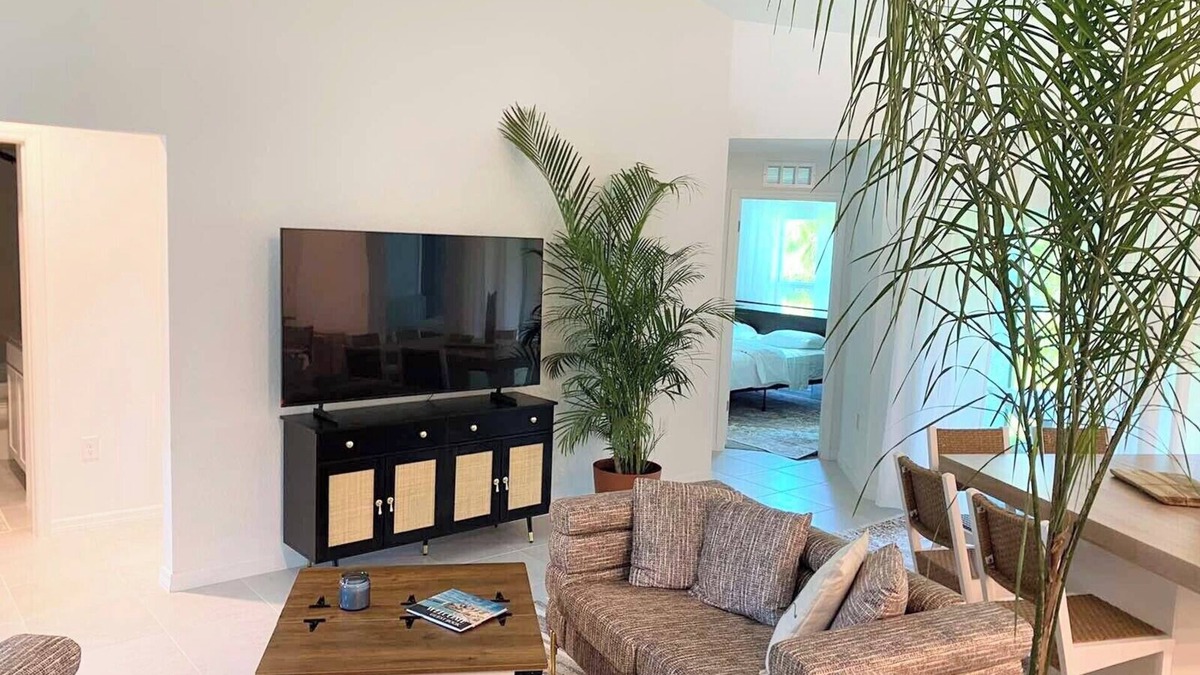 Gulf Cove House | Spacious 4-bedroom house in charming Port Charlotte with AC, WiFi, near beaches