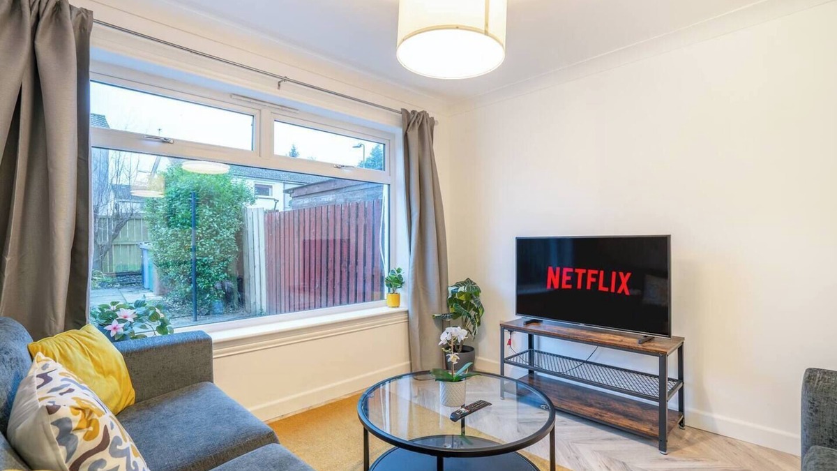 Livingston House | Spacious 4 bedroom home