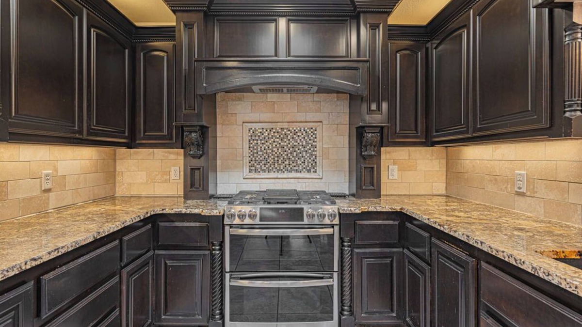 South Oklahoma City House | Spacious 4-bedroom House with a Pool, Hot Tub and a Large Backyard