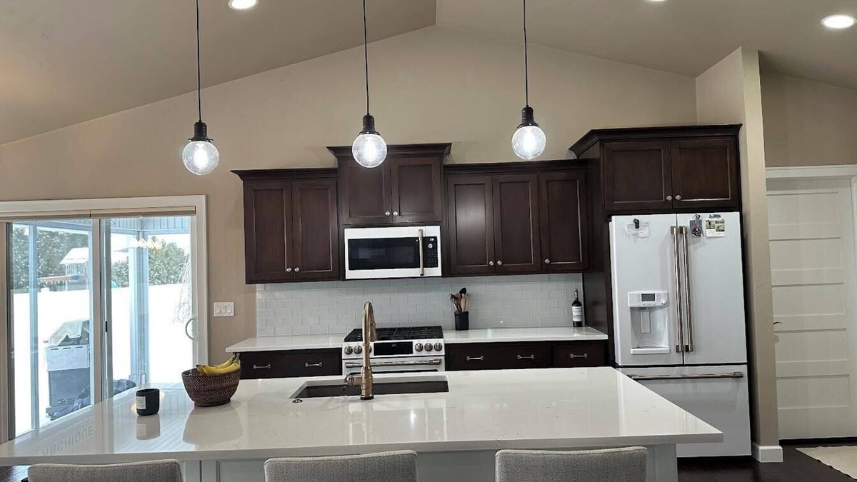 De Pere House | Spacious 4-bedroom, 3.5 bath house, 7 miles from Lambeau, for upcoming NFL draft