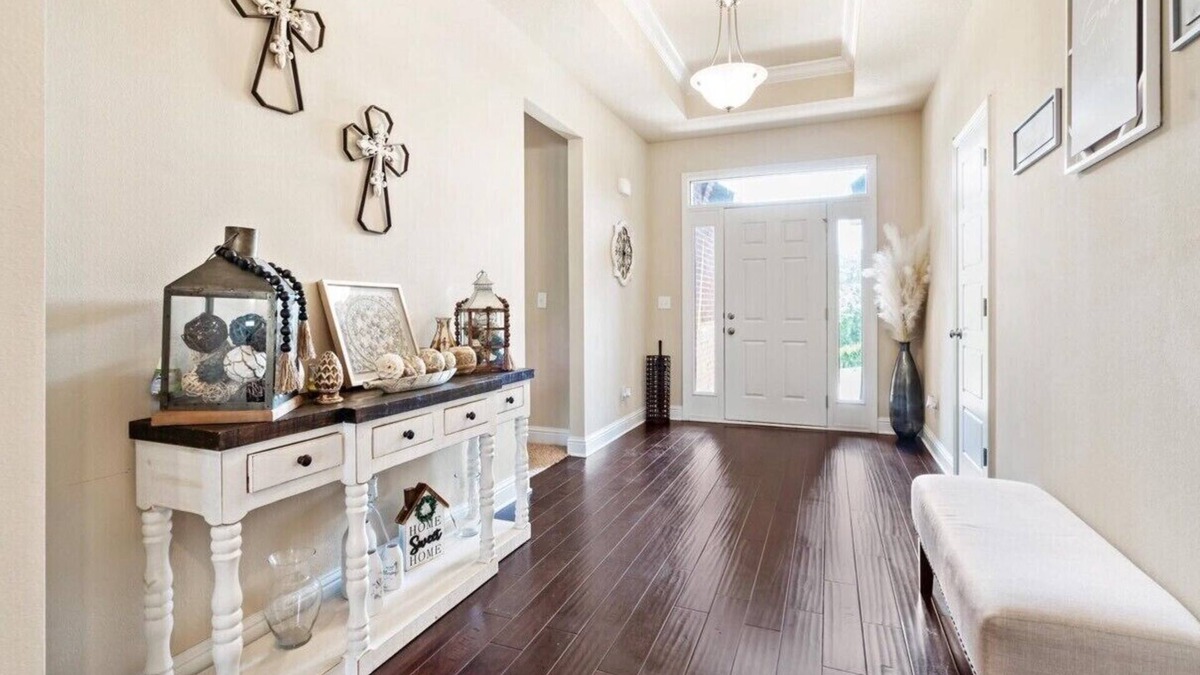 Saraland House | Spacious 4 bedroom 3 Full Bath, including a private office.nFree WIFI Included.
