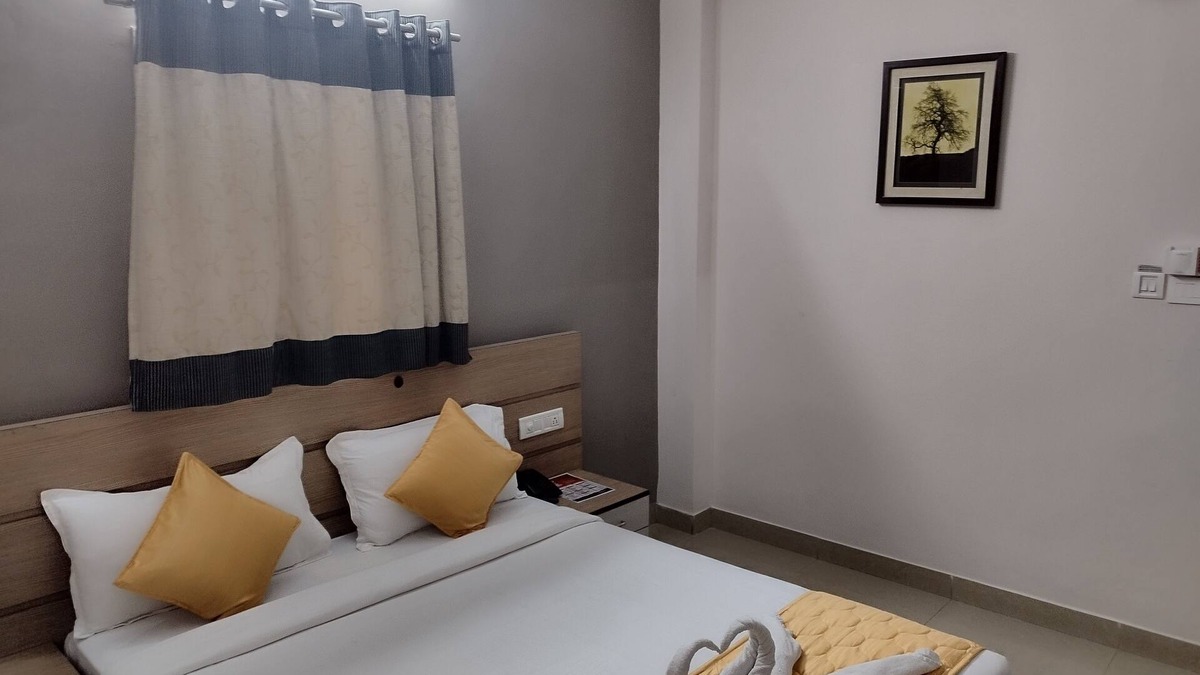 Madhapur Apartment | Spacious 4-bedroom apartment in lovely Hyderabad with WiFi, AC