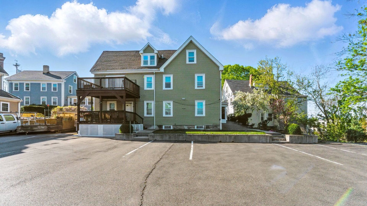Dorchester Apartment | Spacious 4-bedroom apartment with AC, WiFi in enjoyable Boston