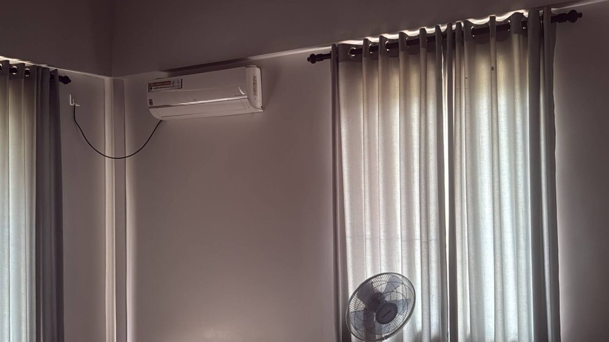 Ekala House | Spacious 4-bedroom building in welcoming Ja-Ela with AC
