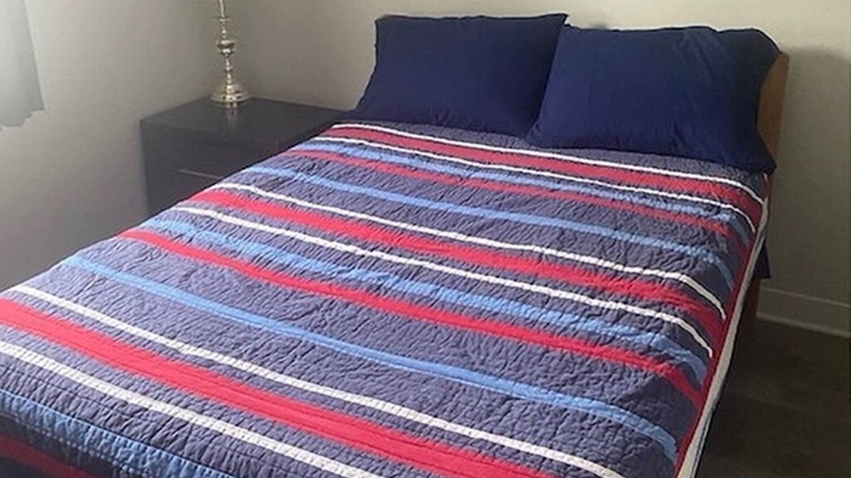 Thunder Bay Apartment | Spacious 4 bedroom apt in Westfort with free laundry parking and wifi parking