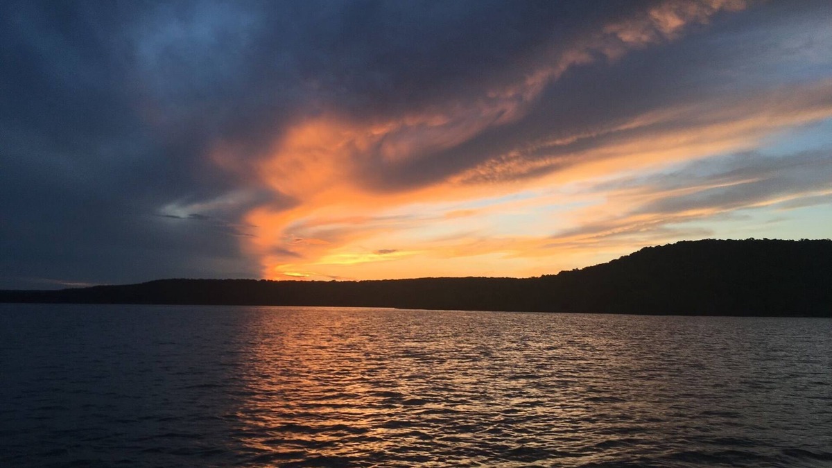 Park Hill Cabin | Spacious 4-Bedroom Cabin Near Lake Tenkiller – Sleeps 17