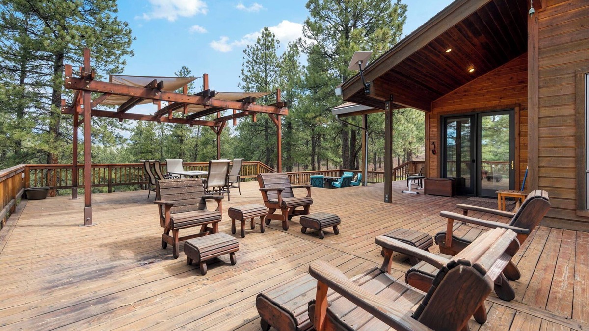 Durango House | Spacious 4 Bedroom · Epic Deck + Views