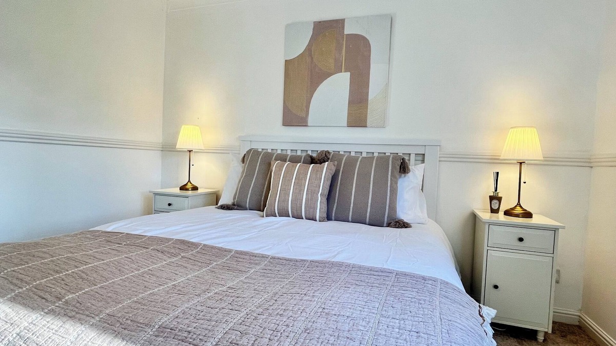Hereford House | Spacious 4-Bedroom Family Home - sleeps 7