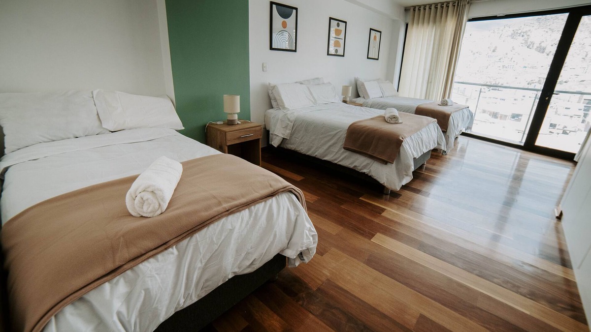 Primavera Apartment | Spacious 4 Bedroom Full Apartment, a few Minutes From the Main Square