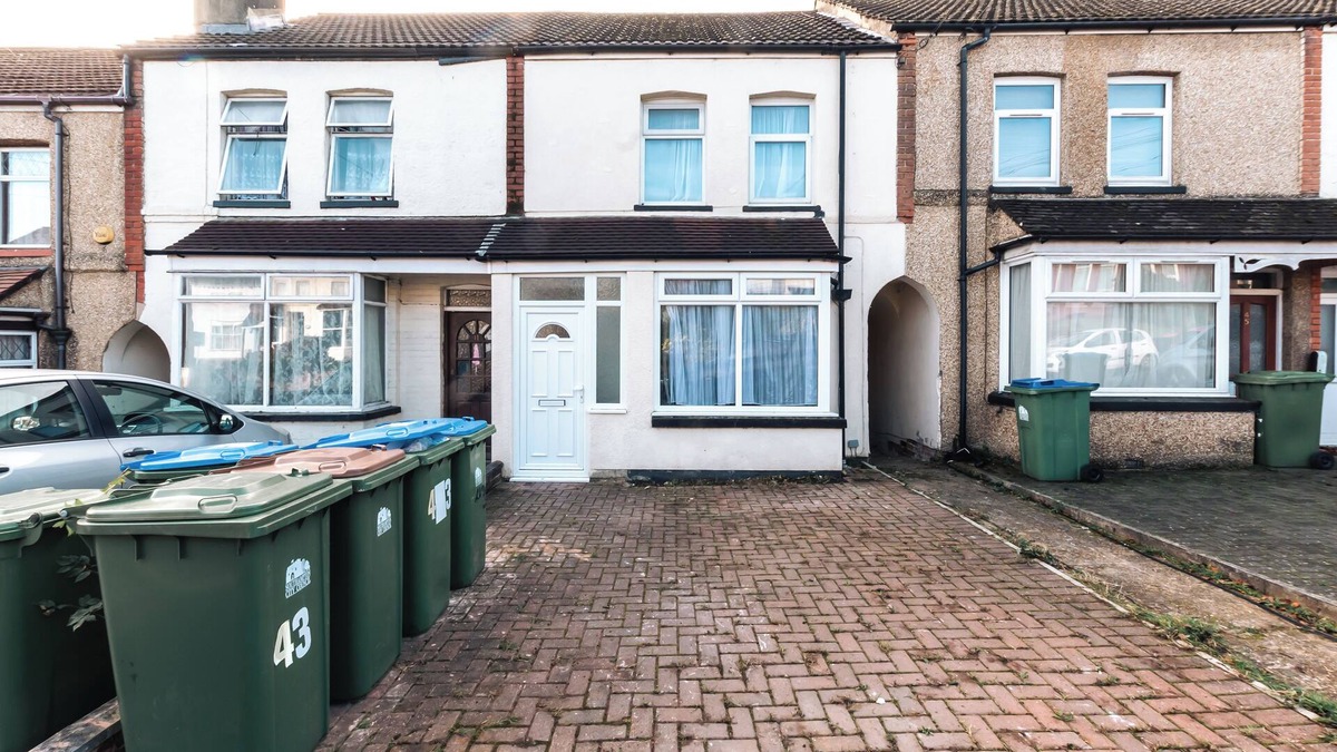 Portswood House | Spacious 4-Bedroom Home in Southampton – Perfect for Contractors or Families