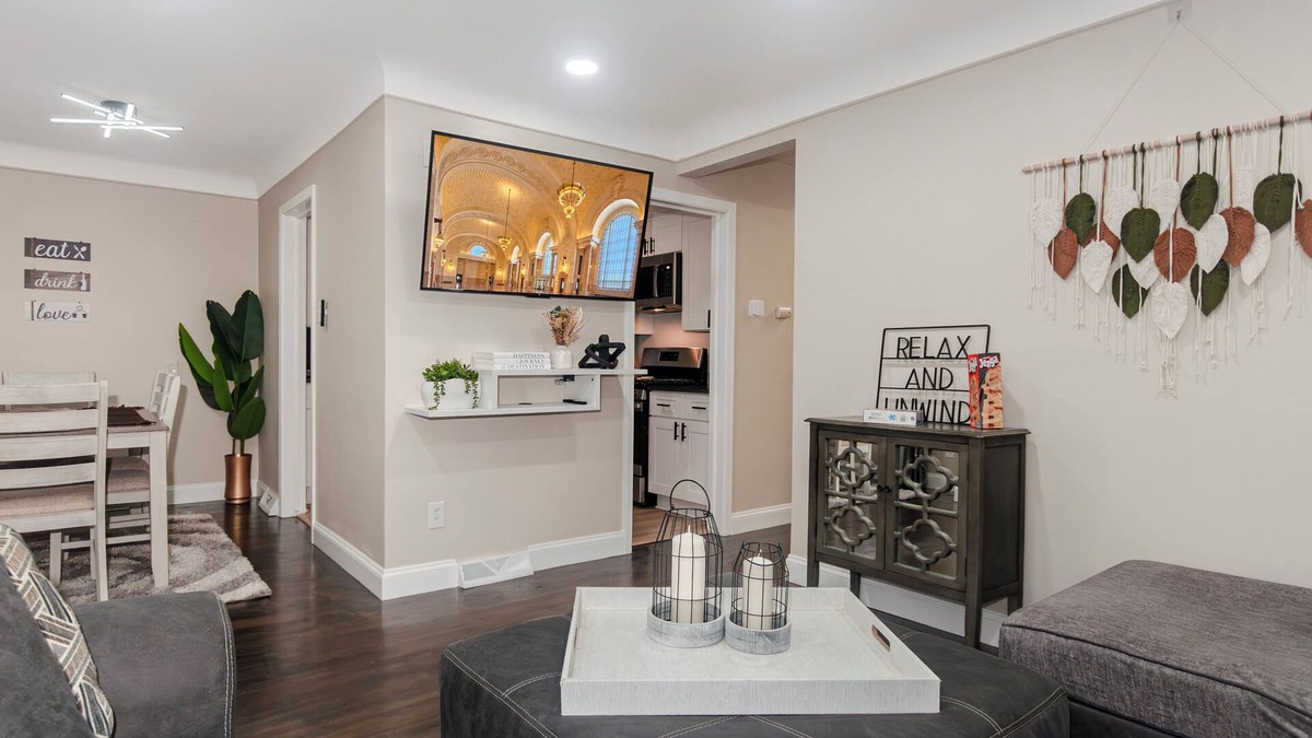 Allen Park House | Spacious 4-bedroom house in charming Allen Park with WiFi, AC
