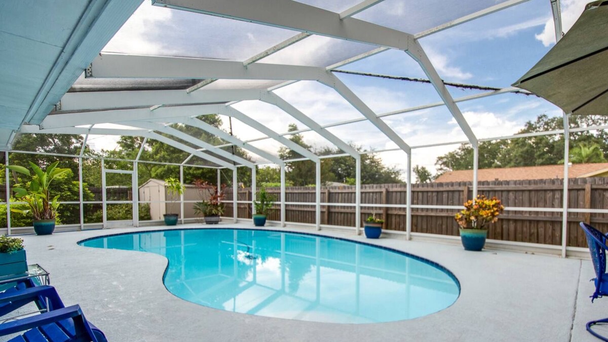 Clearwater House | Spacious 4 bedroom home ~ 2 King beds, heated pool, 15 mins to Clearwater Beach