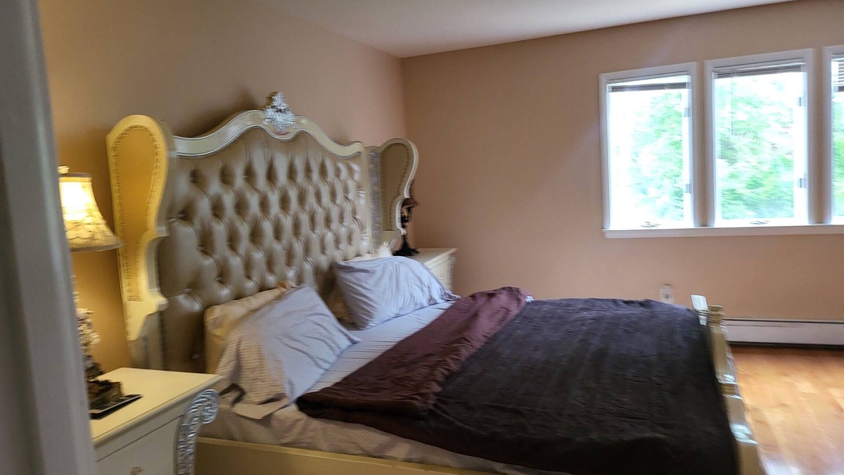 Bay Shore House | Spacious 4-bedroom house with WiFi, fitness room in amazing Bay Shore