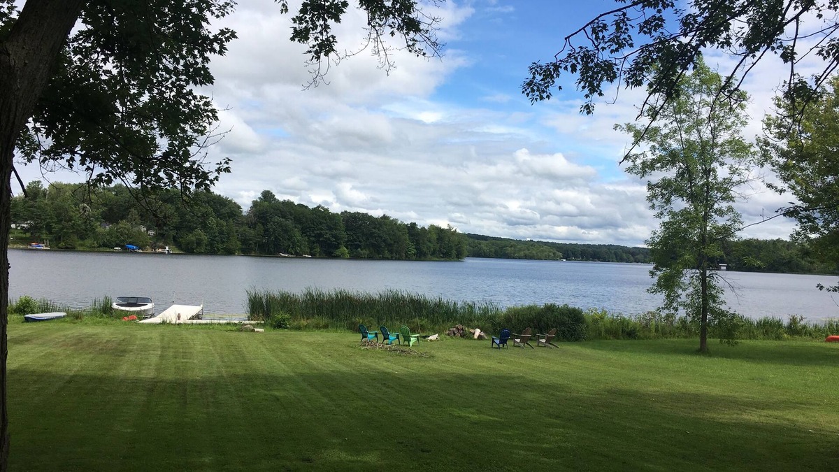 Cazenovia House | Spacious 4 bedroom house on lake