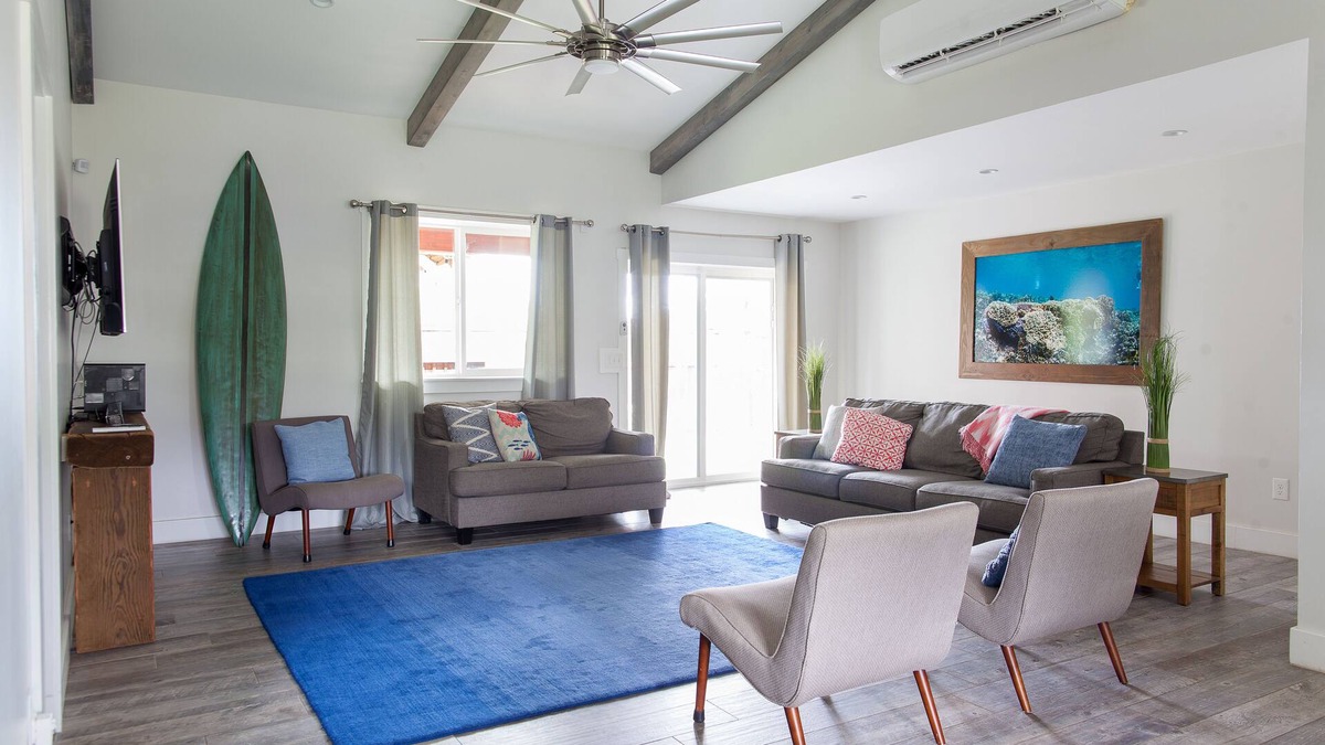 Laie House | Spacious 4 bedroom Home, steps to Hukilau Beach, A/C, 30 Day