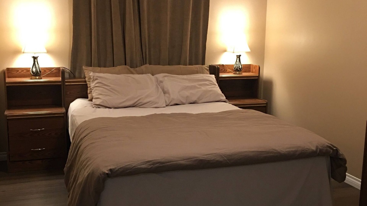 Southeast Edmonton House | Spacious 4-bedroom house in brilliant Edmonton with WiFi